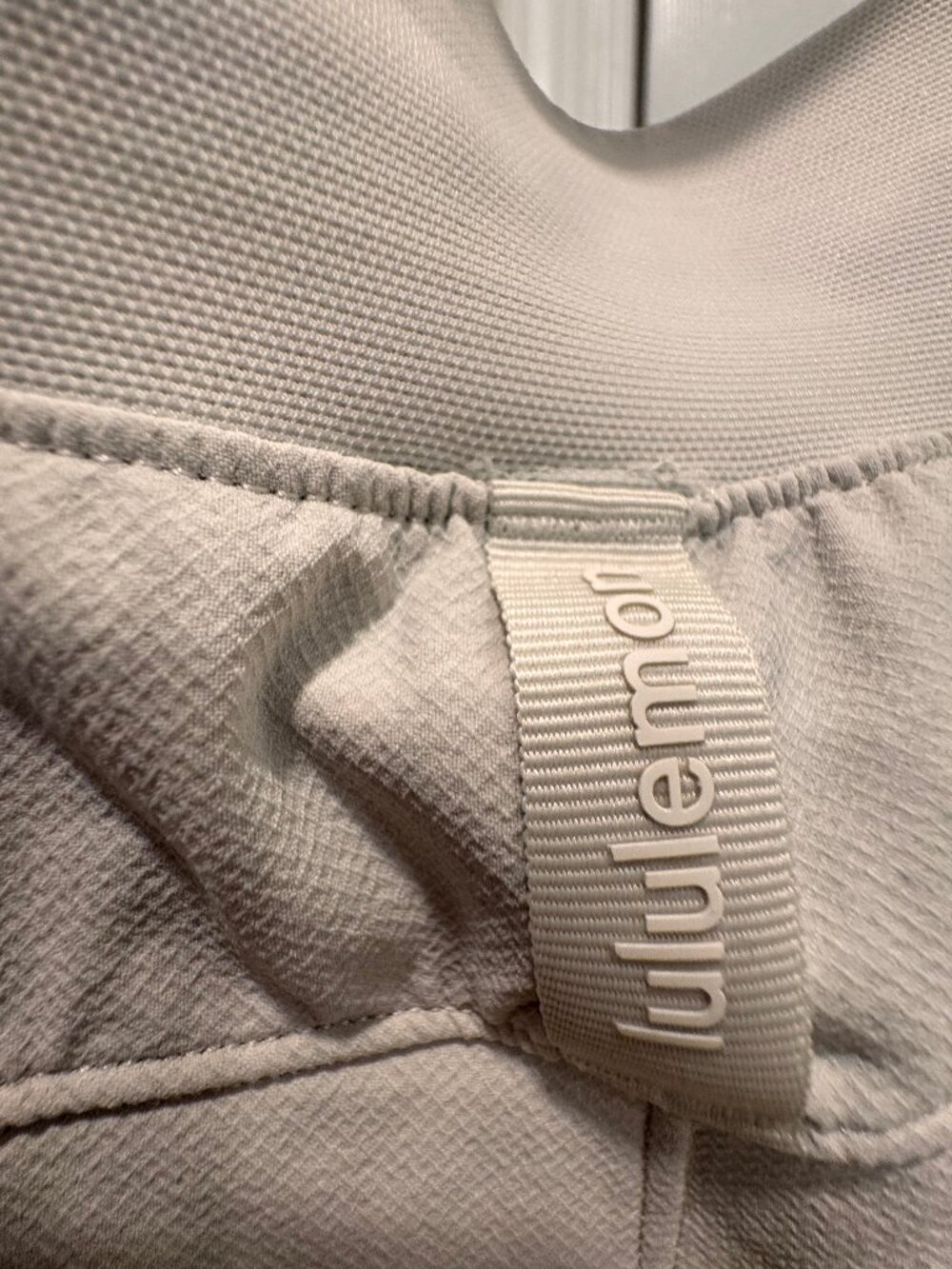 Lululemon Light Grey Women’s Joggers - size Medium
